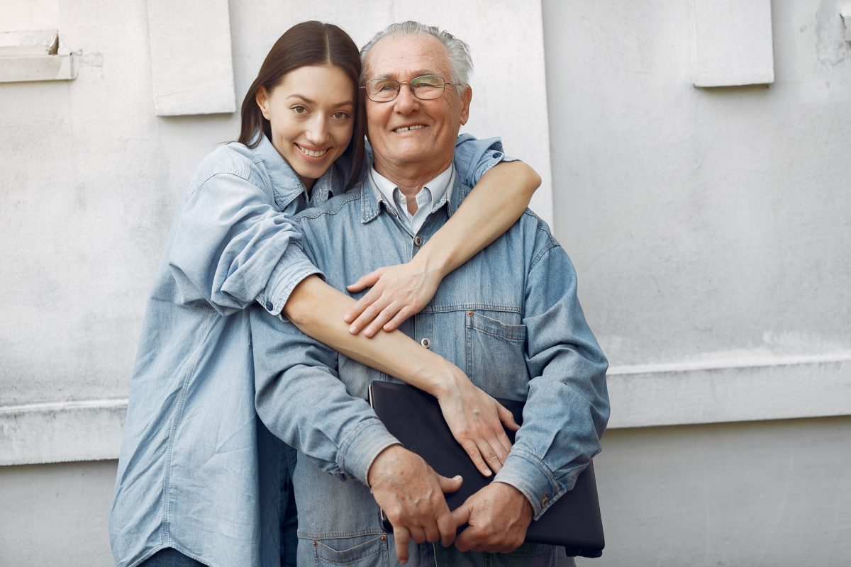 Envelhecimento dos pais: como lidar com isso e cuidar deles?
